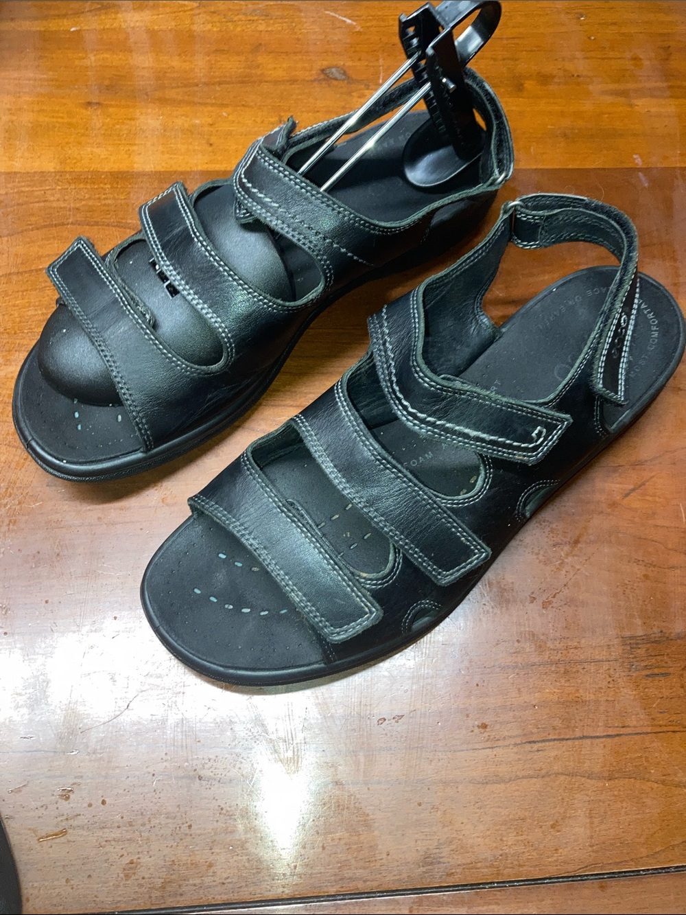 Ecco Black Womens Sandals size 10/42
Used see pictures